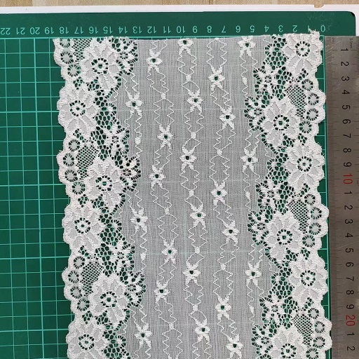 Paano ka magtahi ng stretch lace trim?