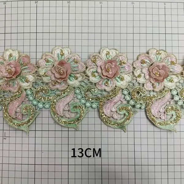 Mga naka-istilong mataas na kalidad na maikling three-dimensional na floral sequin lace na angkop para sa mga damit at iba pang mga accessories